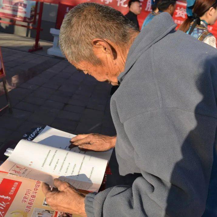 东胜区图书馆积极开展"三下乡"进基层服务_资源_村民_文化
