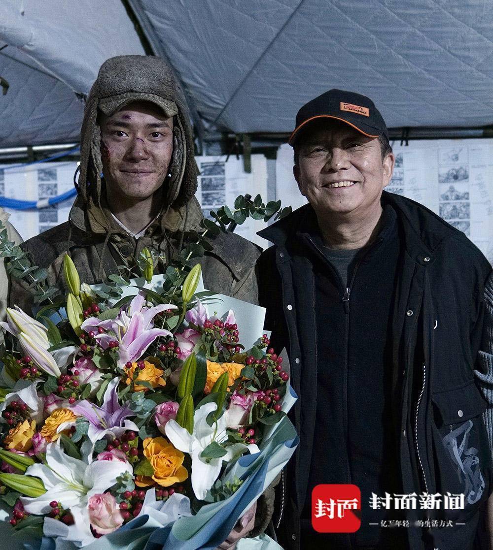 吴京|著名制片人于冬《长津湖之水门桥》片场探班 慰问吴京、易烊千玺