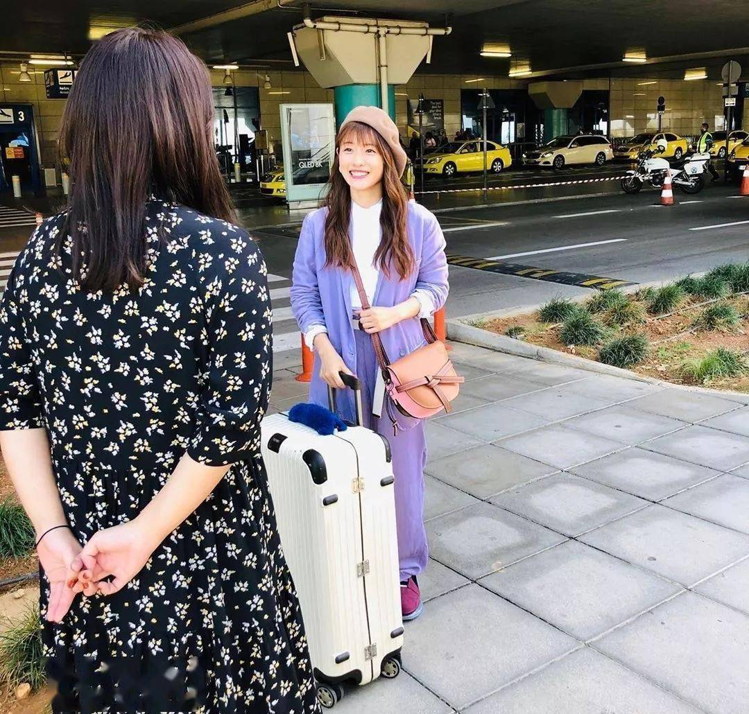 毛衣 果然，大圆脸就是要这样穿「烟管领」才好看！