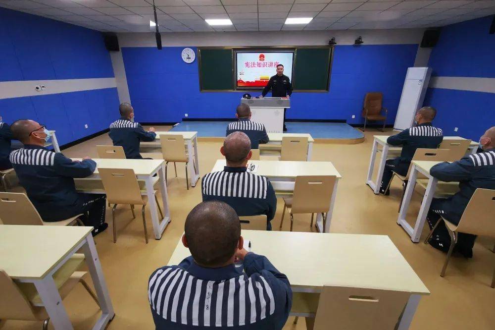 赣州监狱:开展"宪法宣传周"暨宪法进狱园主题学习教育活动_服刑人员
