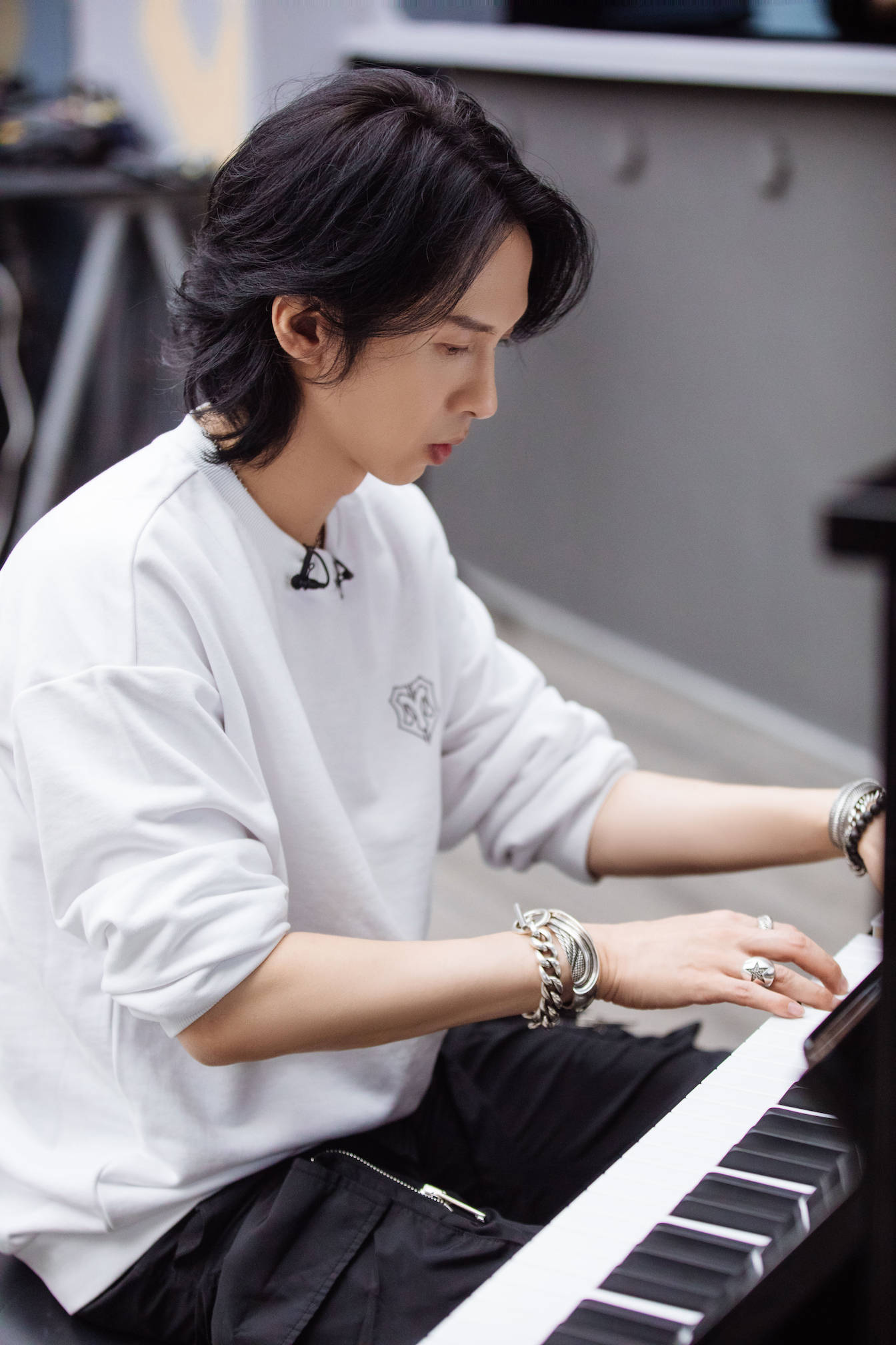 《披荆斩棘的哥哥》张淇钢琴弹唱魅力值拉满张云龙排舞显肌肉线条