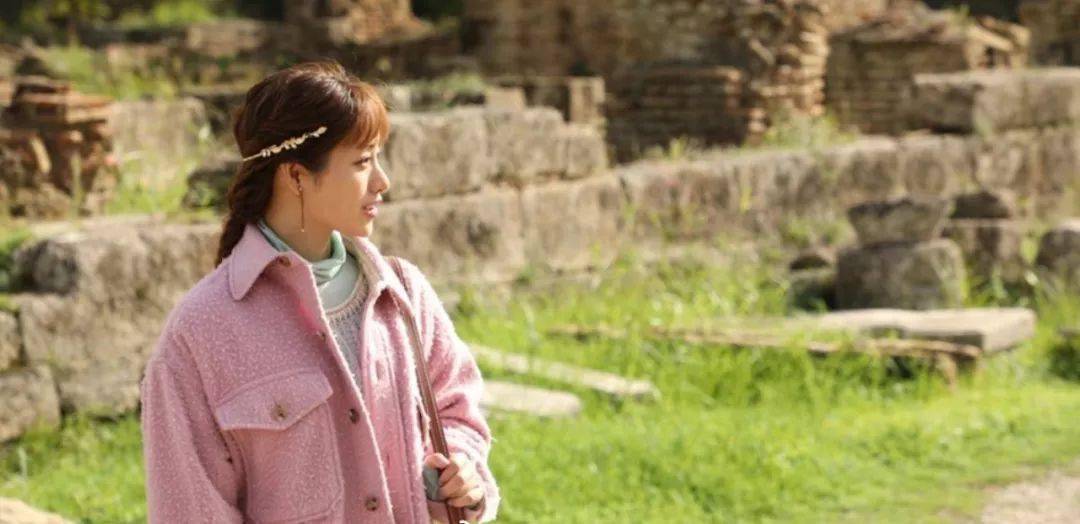 毛衣 果然,大圆脸就是要这样穿「烟管领」才好看!