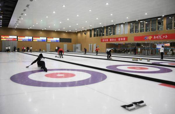 青少年|走近冬奧丨2021年北京市青少年冰壺錦標(biāo)賽混合雙人比賽開賽