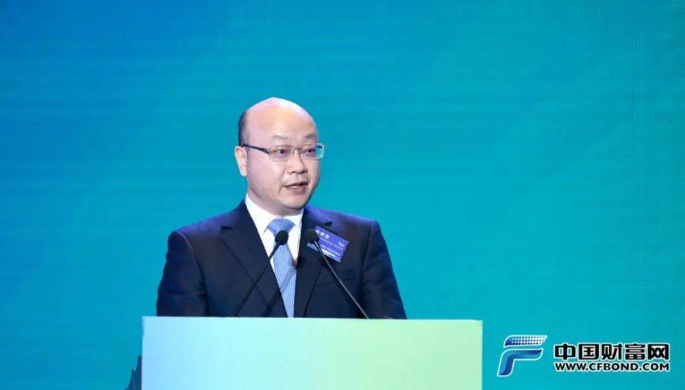 余孝忠在致辞中表示,"双碳"行动是一场经济社会系统性变革,需要动员全