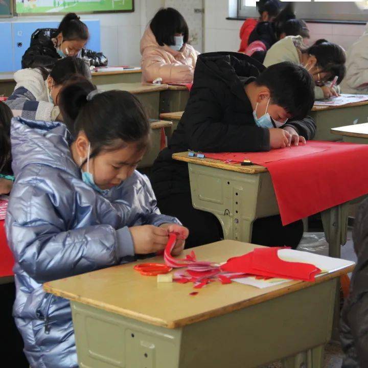 临海市中小学生纸工现场制作比赛在托阳小学举行
