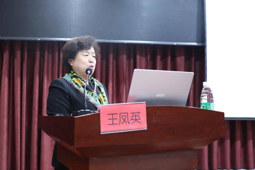 首都医科大学宣武医院产科主任王凤英讲授《先兆子痫与脑卒中的关系》