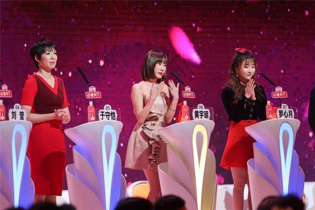 《非诚勿扰》的男嘉宾不仅身材好颜值也高,女嘉宾:比彭于晏帅_健身