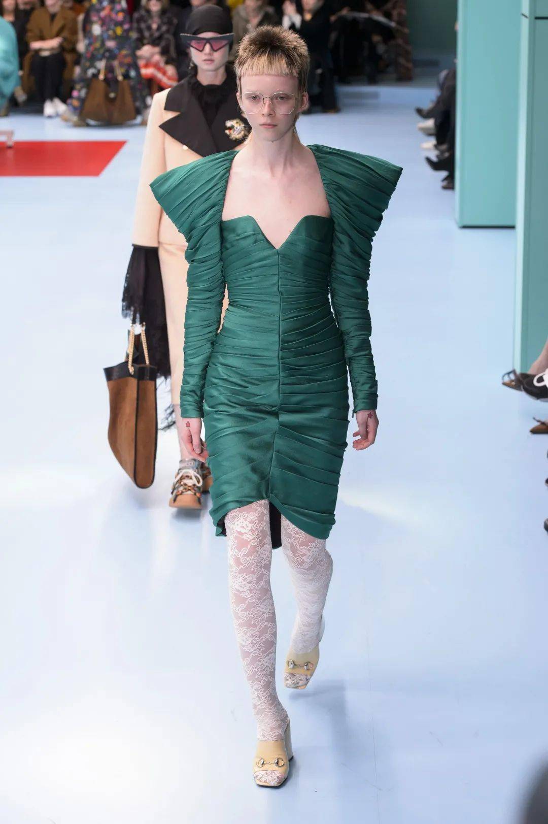 米兰女装【秀场】回顾Gucci 2018秋冬米兰女装
