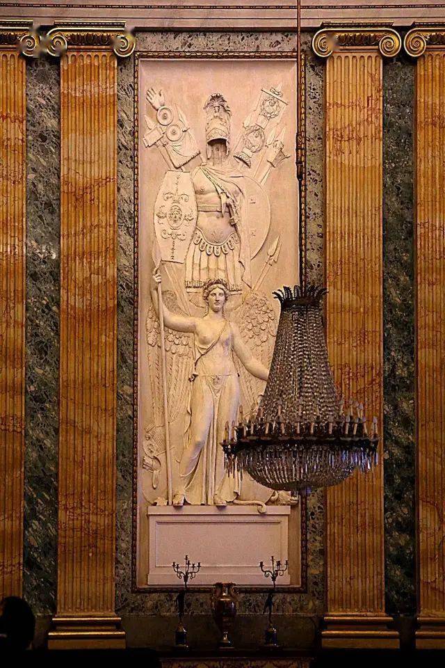 卡塞塔王宫的雕塑_雕像_浮雕_意大利