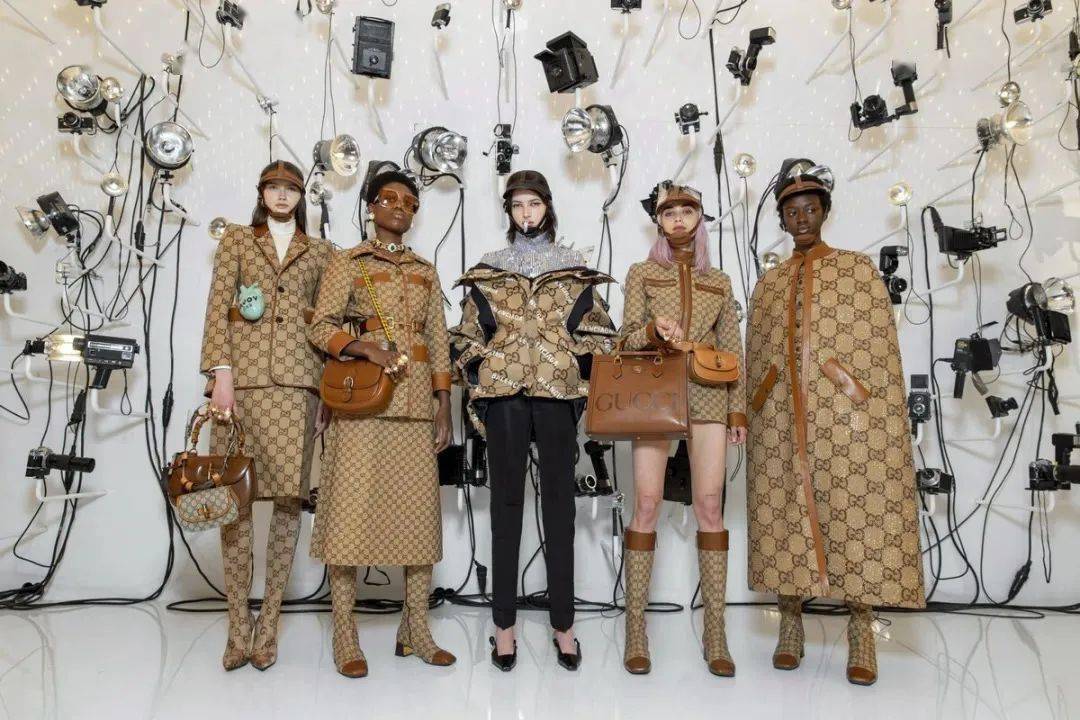 设计「丑」是如何成为流量密码的？