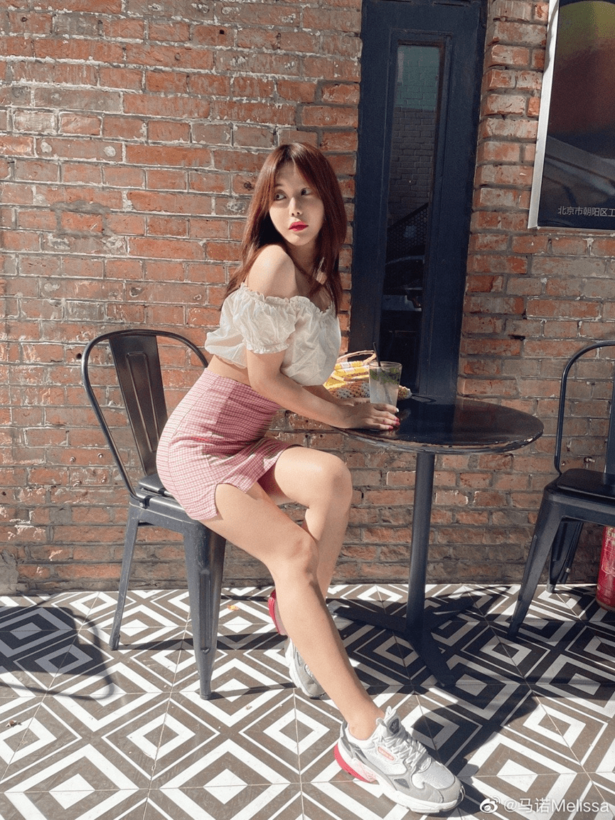 观众|十一年前“宁愿坐在宝马车里哭”的女孩马诺，如今怎么样了？