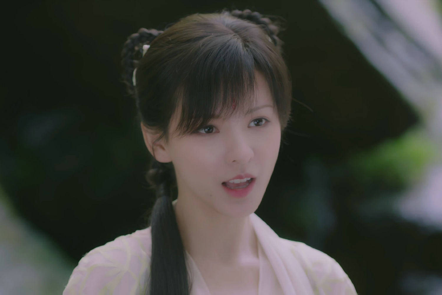 琉璃之花妖玲珑对作为替身的后来者来说爱情只是一种奢望