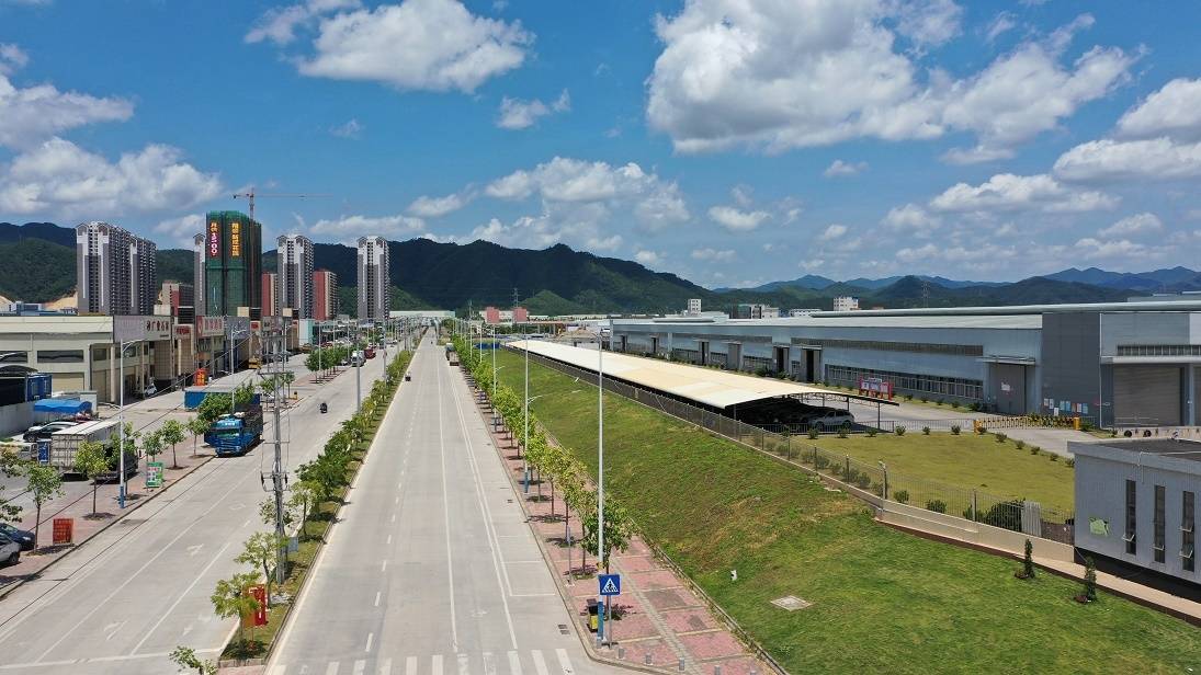 新城镇红色引擎赋动能集体经济跨新阶镇域经济全速跑