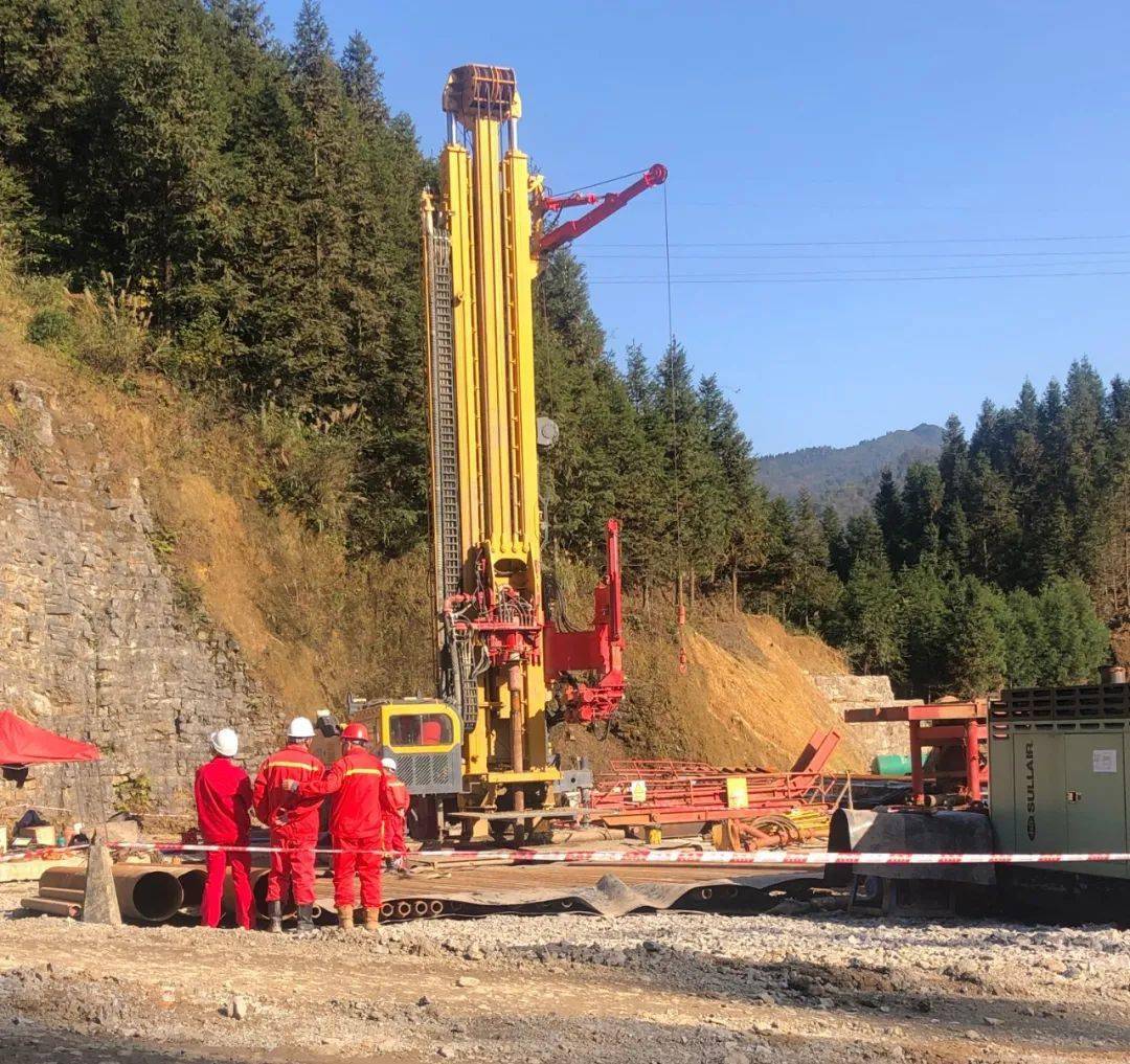 "减碳先锋"首征西南!徐工深井钻开采页岩气