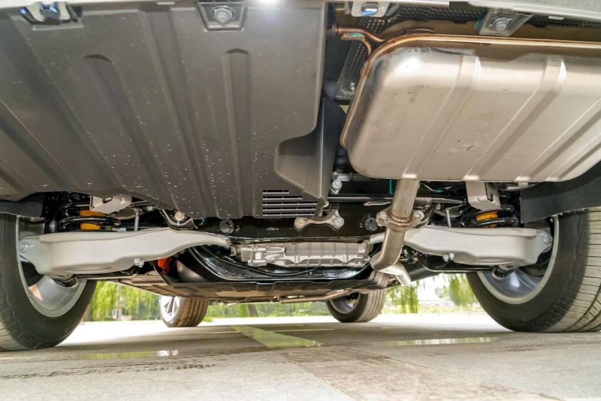 (理想one-底盘)(2021款 特斯拉model y-底盘)在滑轮组测试中,理想one