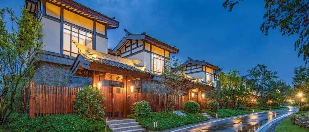 都江堰这两家高品质酒店，出则繁华尽揽，入则静谧独享，还有青城汤池暖你一冬！_川西_城市_成都