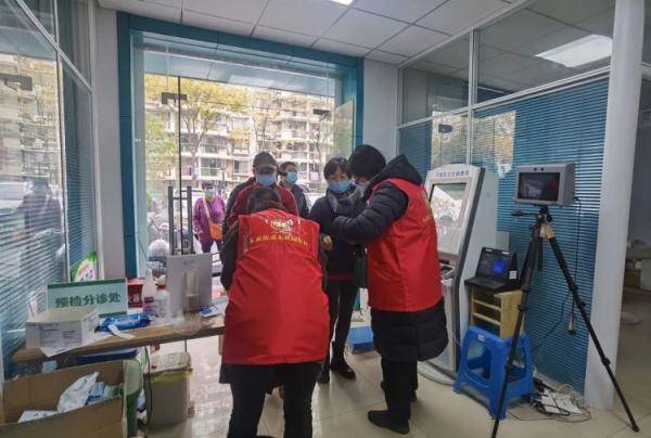 病毒|3岁儿子发烧两天！杭州妈妈凌晨3点回到家，却连看看都不敢：怕把病毒带回家…