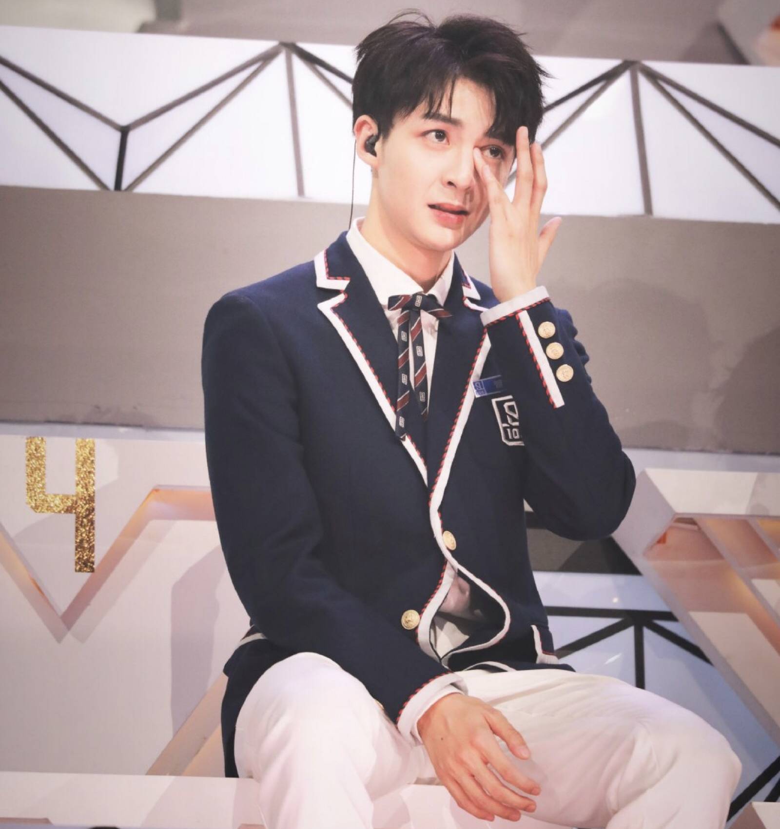 管栎:造谣的我可以告了_管栎上_网友_管理