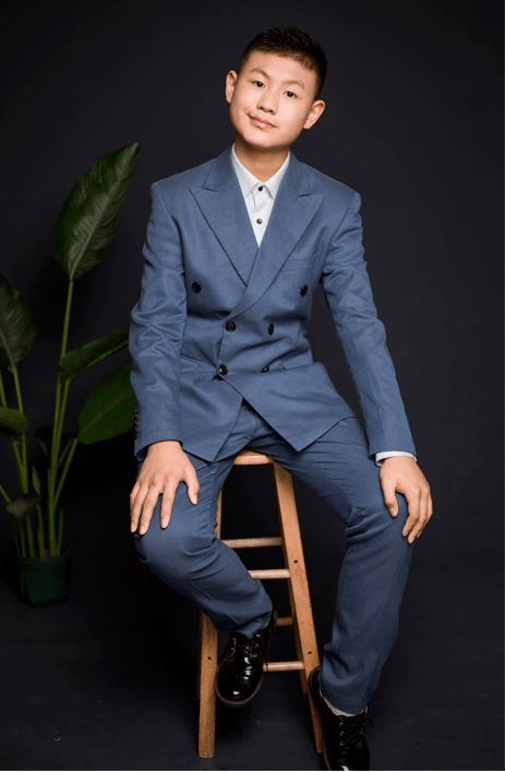 经开五小勾绘童年欣赏课堂小画家王浩铭