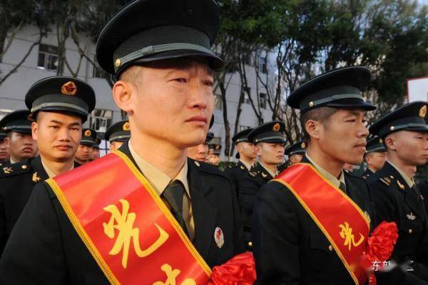策划|送老兵的这些镜头,看着看着就泪目了