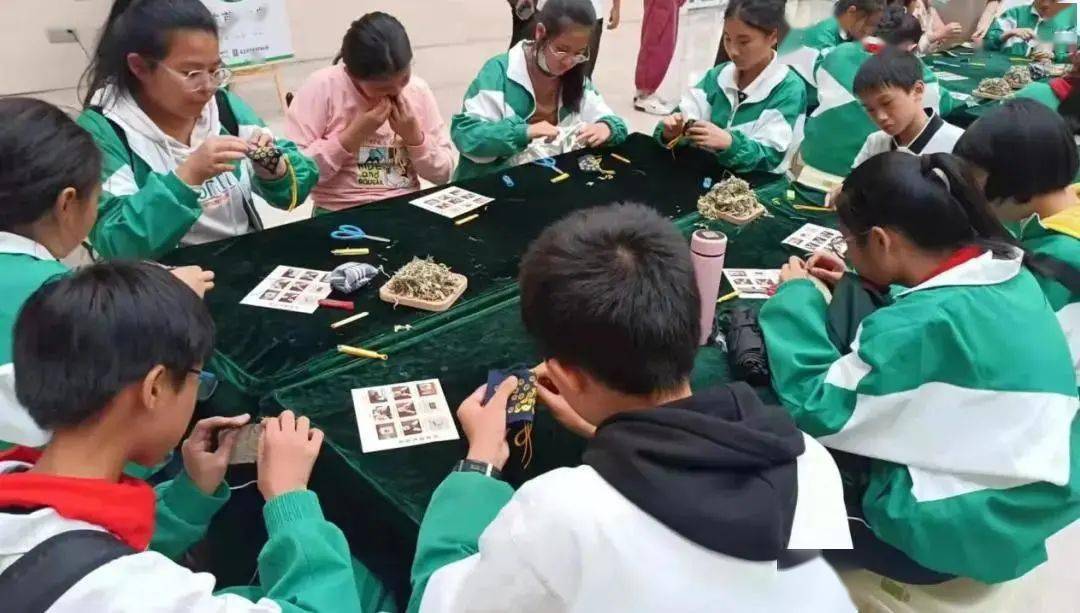 走九日山观六胜塔赏香囊古韵世遗研学五中学子寻迹云帆