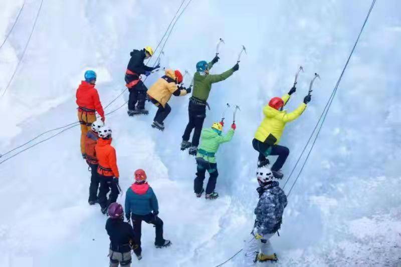 冬奥|达古冰川+三奥雪山梦幻联动！攀冰壁、看冰川、爬雪山，为冬奥喝彩！