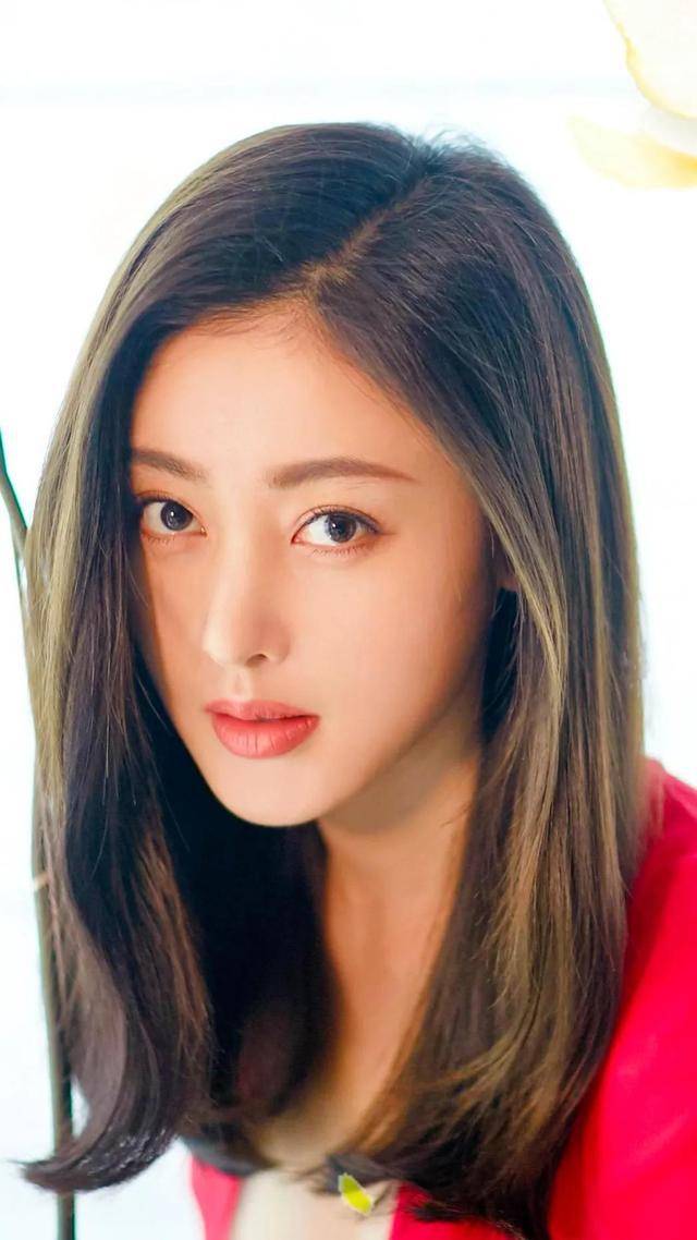 东北90后美女张天爱山东网红美女张三妮更喜欢哪一个