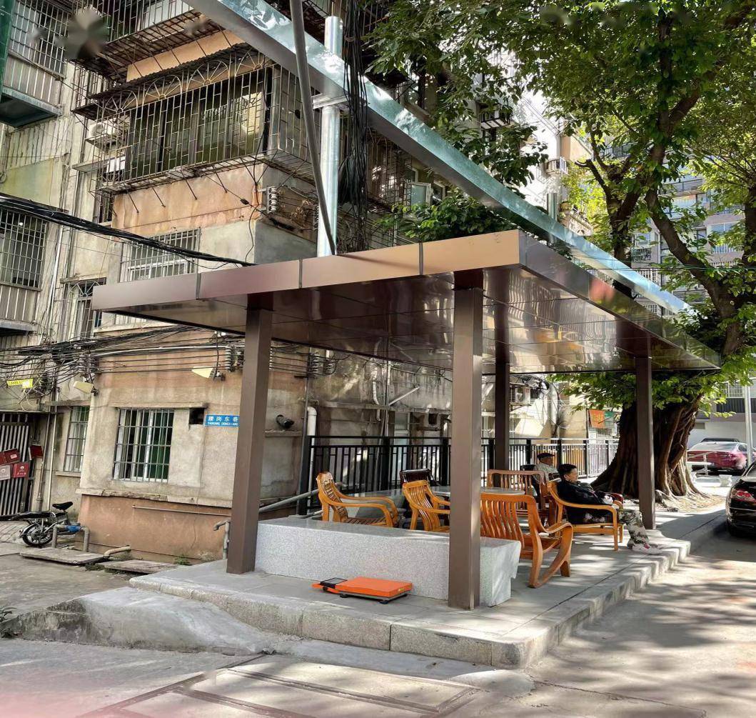 由于小区的基础设施较为完善,天园街道便在原基础上,升级打造垃圾分类