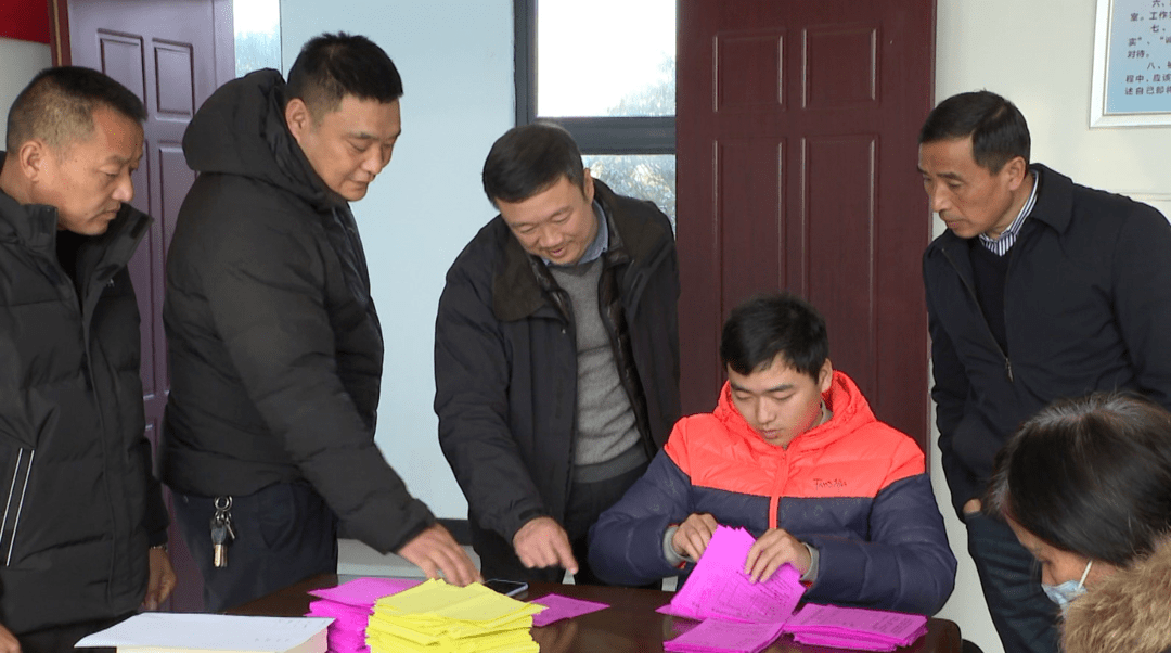 邹光玉先后来到城关镇刘庄社区和张洪社区,连城镇禹庙
