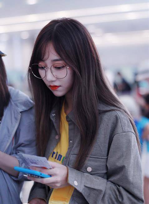 终于知道了冯薪朵为啥出门总戴眼镜不是近视也不是装文化人