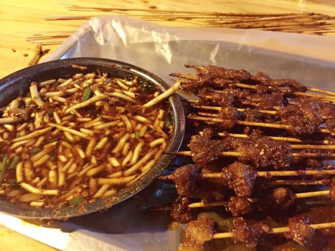 竹签烤肉 拍摄/微博网友@俏皮的流浪记