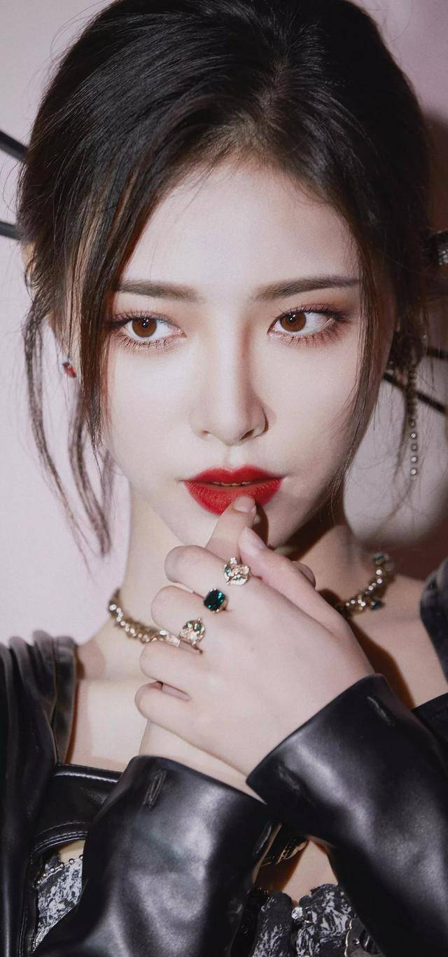 明星壁纸气质美女许佳琪
