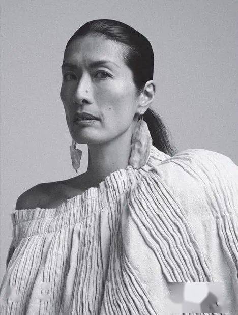 Hubert50岁又怎样？她活出了所有女人都想成为的样子