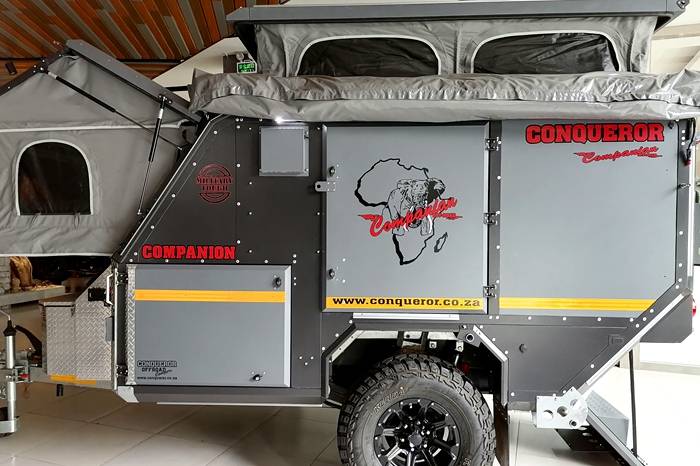 2021最新上市的旅美速腾征服者越野拖挂房车