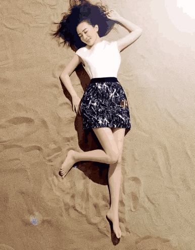 圣嘉新马桂文:美腿 玉足走红的明星你知道是谁吗_脚骨_鞋子_严重