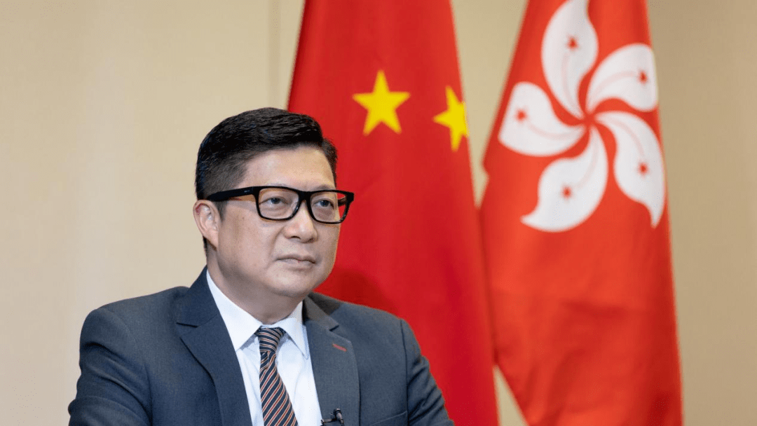 香港特区政府保安局局长邓炳强今日(13日)向保安局和各纪律部队发电邮