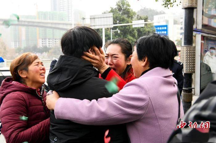 湖北十堰团圆行动助被拐21年男子回家