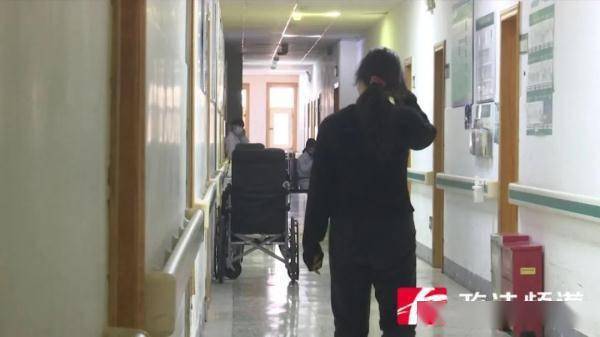 外伤|爱穿紧身牛仔裤的人注意！有人因此进了医院……