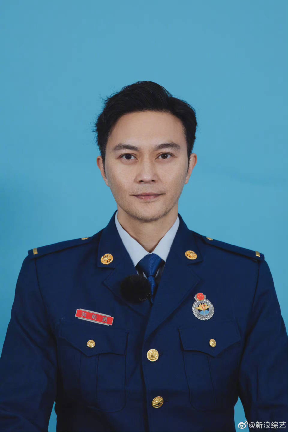 哥哥们的消防员制服证件照……_张晋_陈小春_白举纲