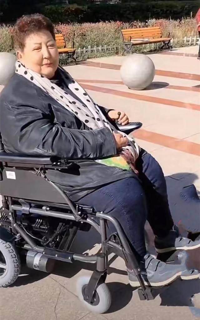 歌唱家德德玛曝近况,虽患病仍坚持演唱事业,和丈夫恩爱相伴多年_身体