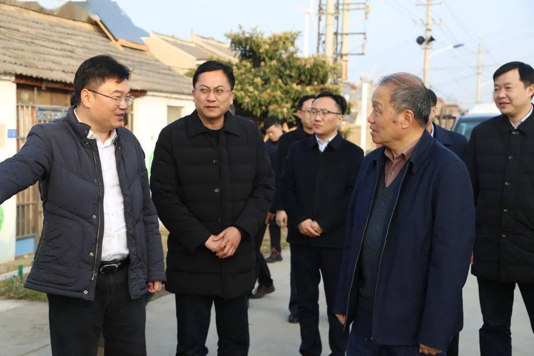 市生态环境局局长金春林,宝应县政府县长胡晓峰,副县长丁子健和相关