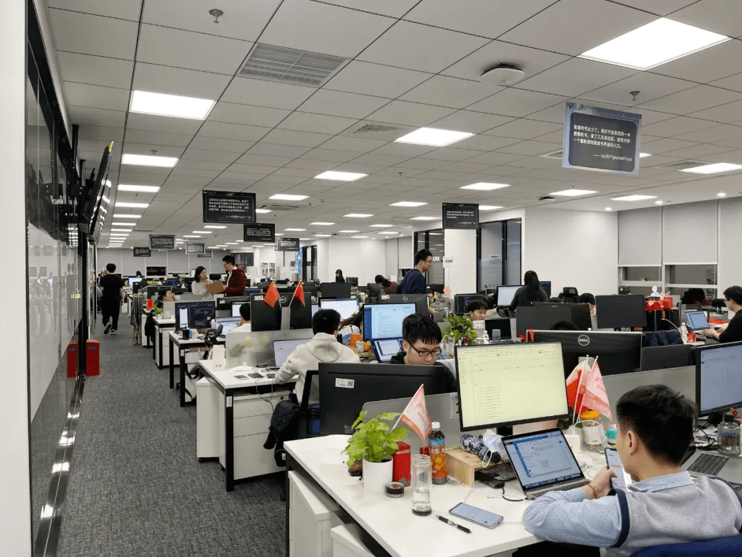 国内自由职业者 e3f256b2370d4a7b88d5acfa3a790fee.png