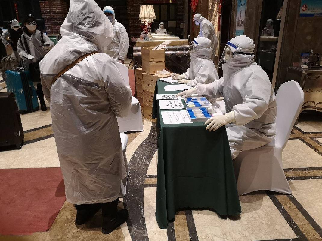 哈尔滨隔离转运专班每天工作到凌晨一两点钟有时通宵加班