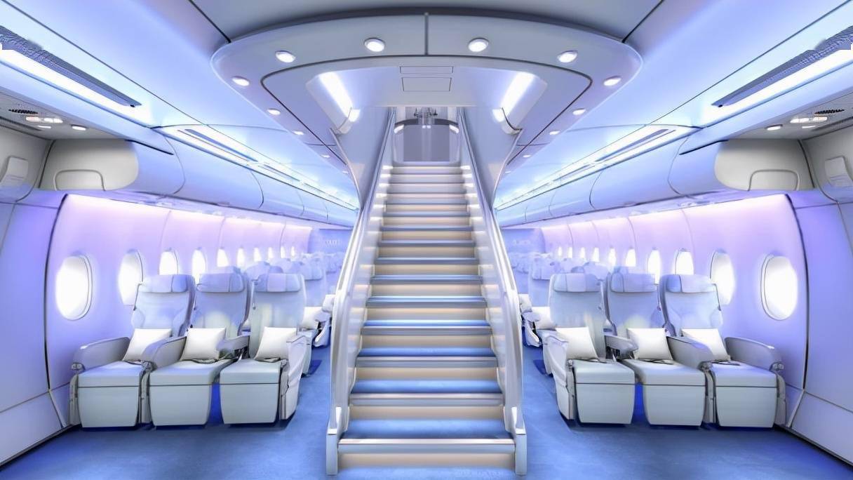 空客a380是全球最大客机,拥有双层客舱,4个发动机,可搭载500多名乘客