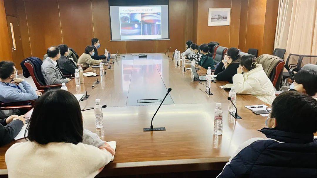 北京同仁医院青光眼科主任王怀洲教授和辛晨教授,北京航天航空大学医