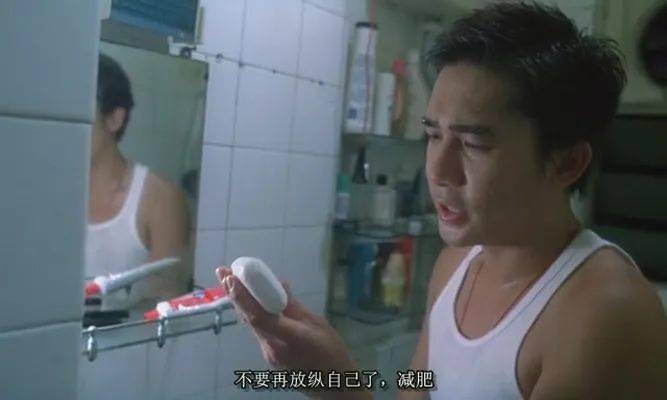 文学|王家卫模仿大赛，王家卫只能排第二