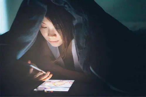 补充为什么过早出现皱纹?或与这4个坏习惯有关,早知道早了解!