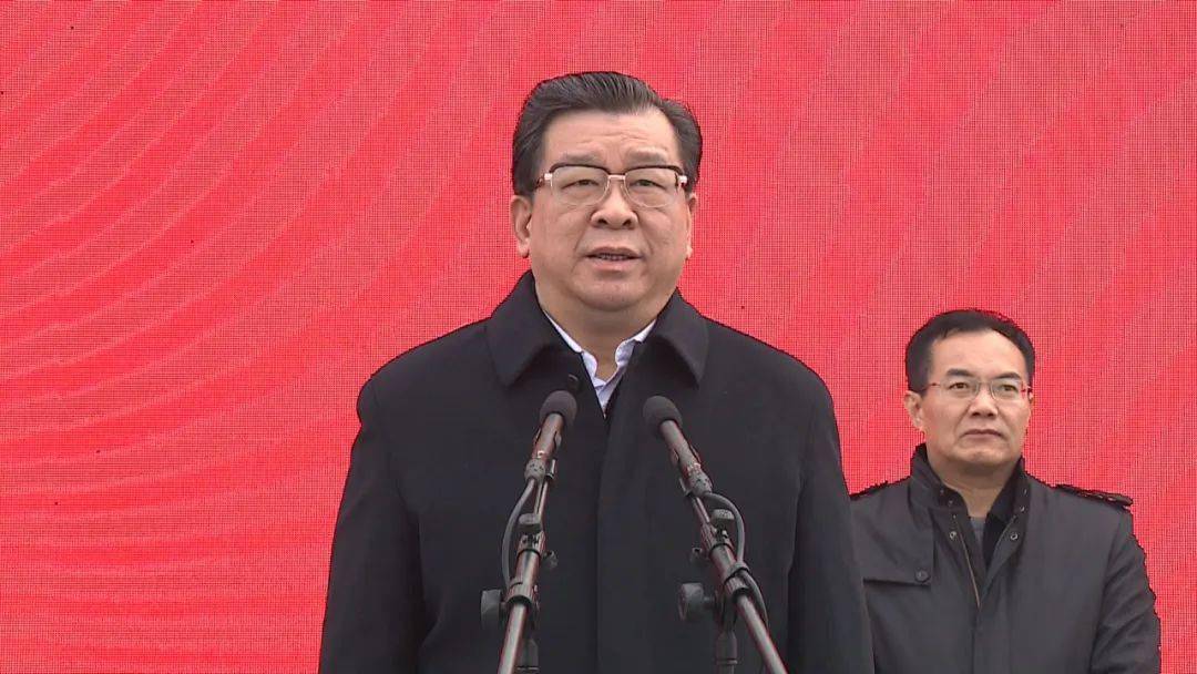 市委书记杜延安下达开工令,市委副书记,市长邓真晓出席开工仪式并讲话