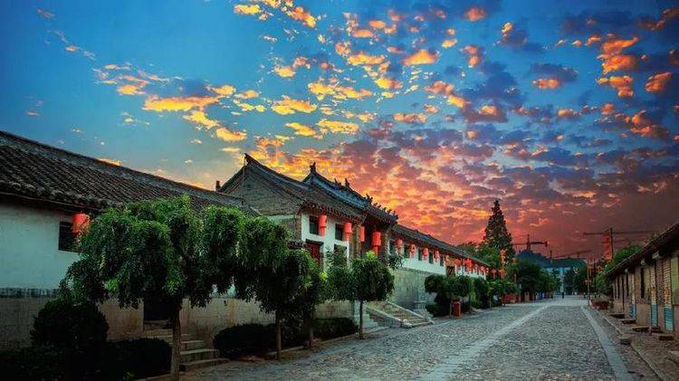 烟台一巨富豪宅走红 被评为 百年庄园之活化石 距市区62公里 牟氏 建筑 土地