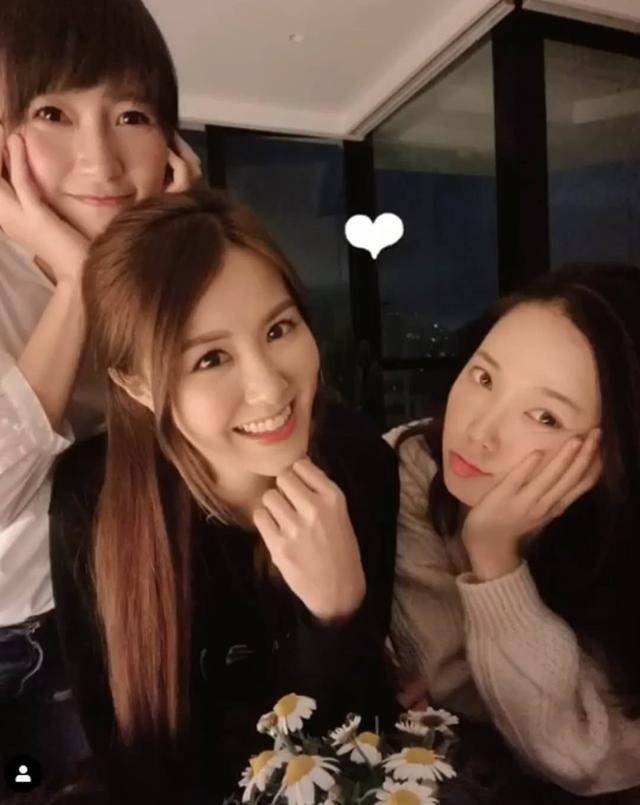 tvb上位小花杀入网红界,绯闻清单太长被称作"tvb娘娘"_刘佩_人气_香港